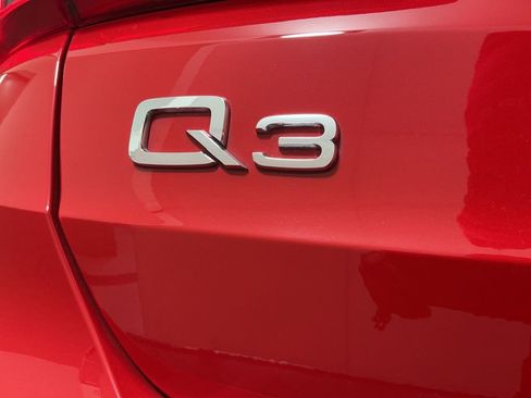 Used 2024 Audi Q3 2.0T Premium image 32