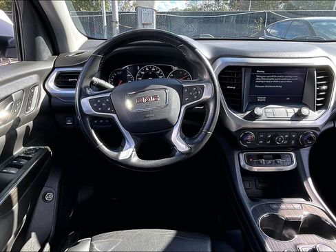Used 2022 GMC Acadia SLT w/ Technology Package FWD image 8