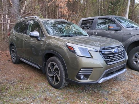 Used 2023 Subaru Forester Touring image 4