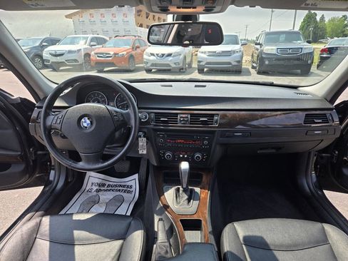 Used 2011 BMW 335i xDrive Sedan image 4