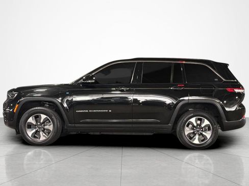 Used 2022 Jeep Grand Cherokee Limited 4xe w/ Luxury Tech Group II AWD/4WD image 2