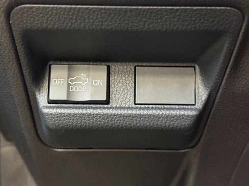 Used 2025 Toyota Tacoma TRD Off-Road AWD/4WD image 33