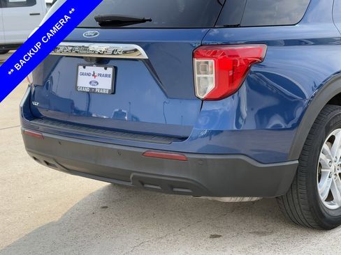Used 2023 Ford Explorer XLT image 8