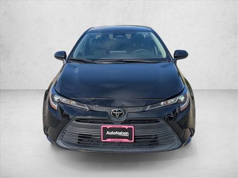 Used 2024 Toyota Corolla LE FWD image 2