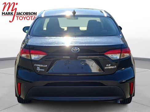 Used 2024 Toyota Corolla LE image 11