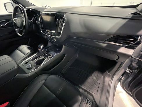 Used 2023 Chevrolet Traverse RS image 30