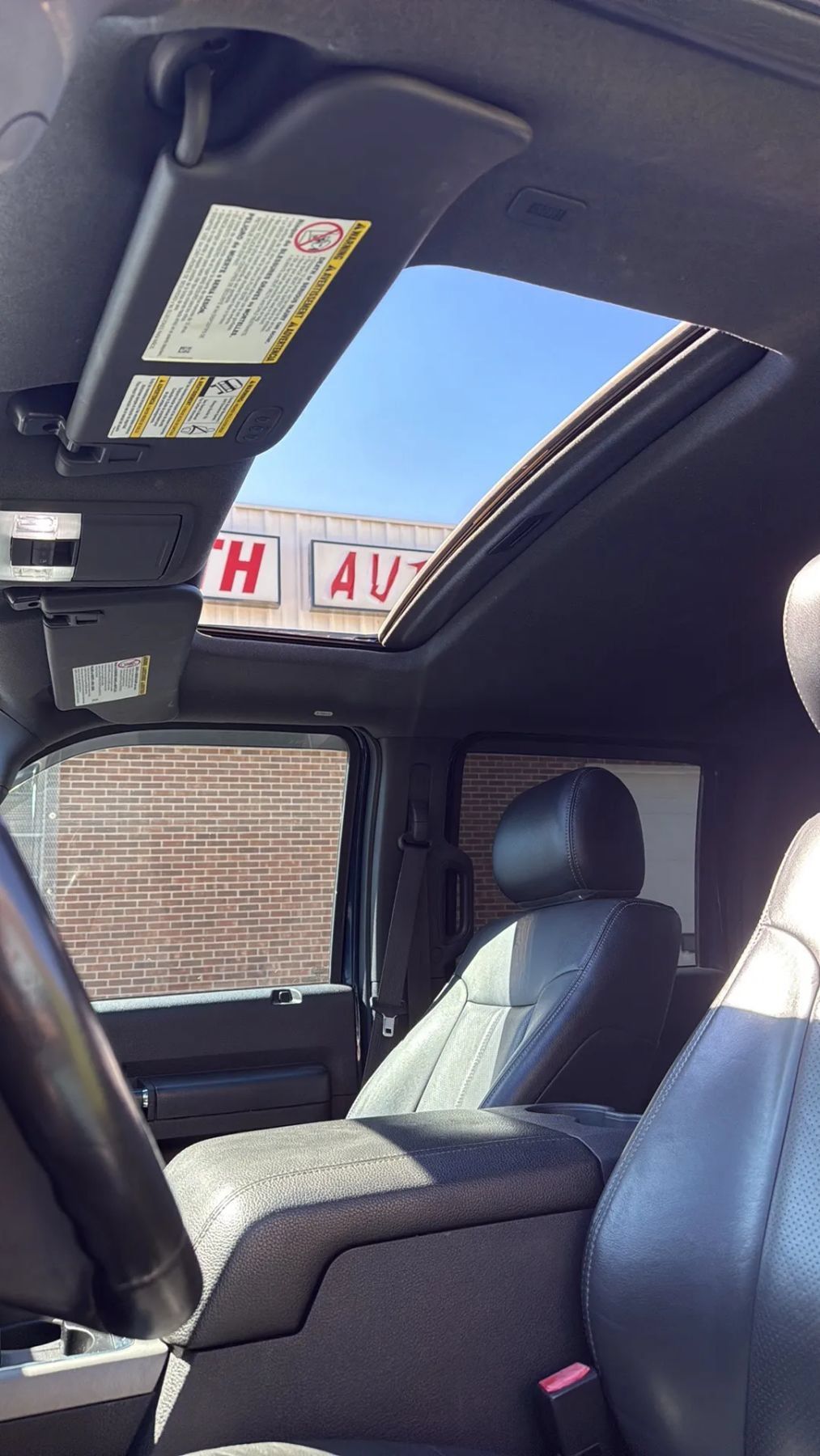 Used 2015 Ford F250 Lariat w/ Lariat Ultimate Package AWD/4WD image 32