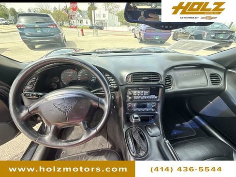 Used 2001 Chevrolet Corvette Convertible w/ Preferred Equipment Group2 RWD image 18