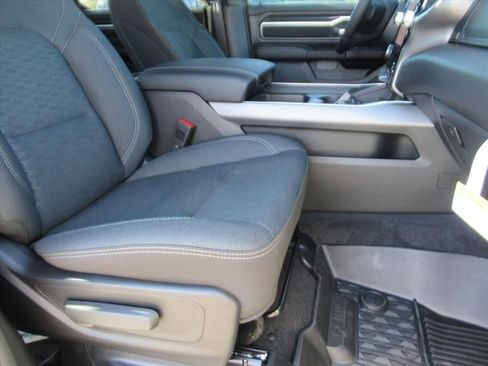 New 2026 RAM 1500 Big Horn AWD/4WD image 9