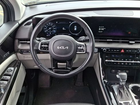 Certified 2023 Kia Carnival SX FWD image 12