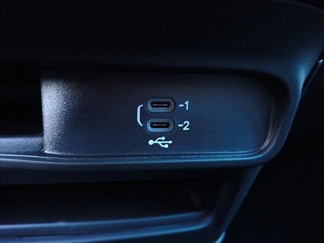 New 2027 Chrysler Pacifica Select AWD/4WD image 18