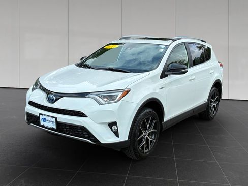 Used 2017 Toyota RAV4 SE AWD/4WD image 1