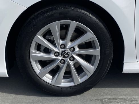 Certified 2021 Toyota Camry LE image 8