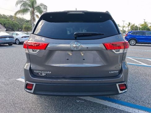 Used 2019 Toyota Highlander Limited FWD image 6