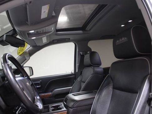 Used 2018 Chevrolet Silverado 1500 High Country AWD/4WD image 3