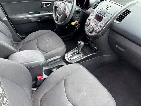 Used 2010 Kia Soul + w/ Audio Pkg image 12