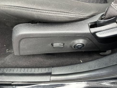 Used 2020 Dodge Journey SE w/ SE Popular Equipment Group image 25