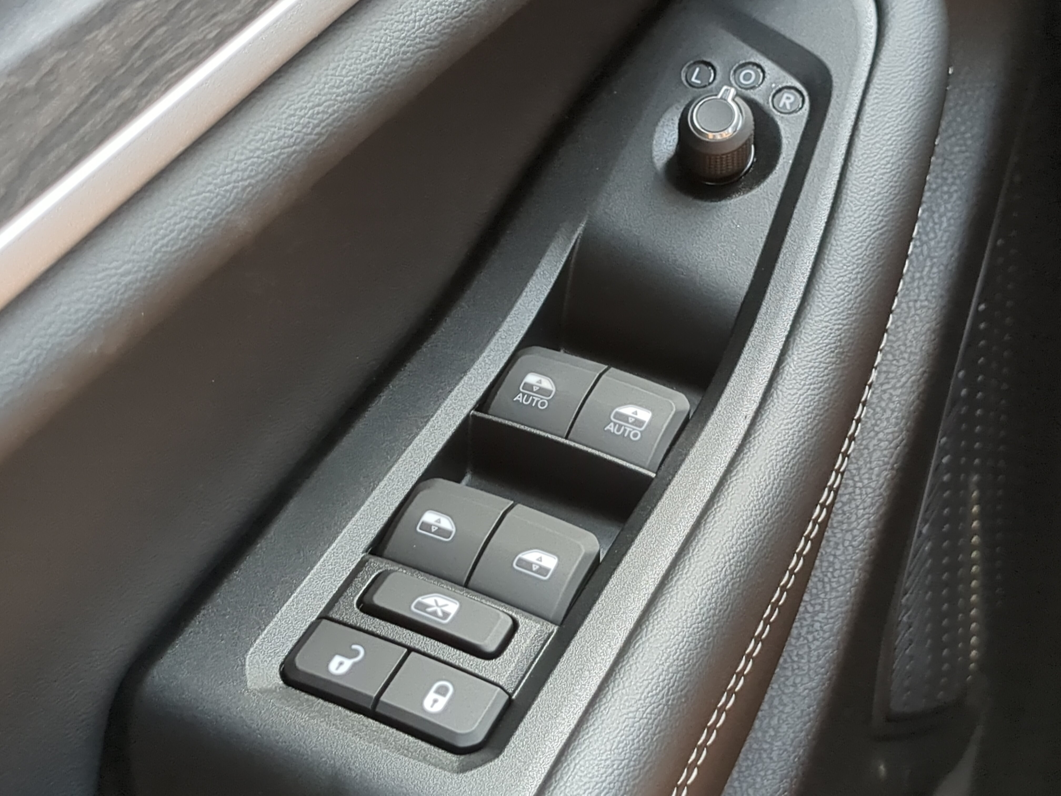 New 2026 Jeep Grand Cherokee Altitude RWD image 23