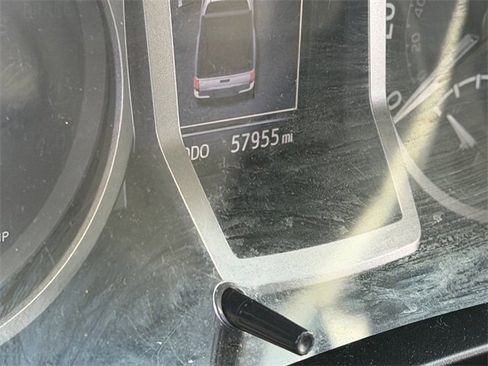 Used 2017 Toyota Tacoma SR5 w/ Tow Package image 9