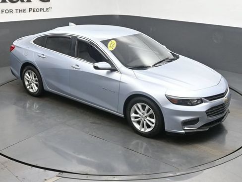 Used 2017 Chevrolet Malibu LT FWD image 45