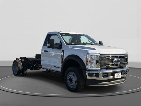 New 2026 Ford F450 XL w/ XL Chrome Package image 4