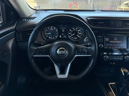 Used 2019 Nissan Rogue SV AWD/4WD image 14