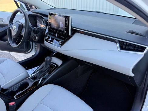 Used 2020 Toyota Corolla LE w/ Carpet Mat Package (TMS) image 37