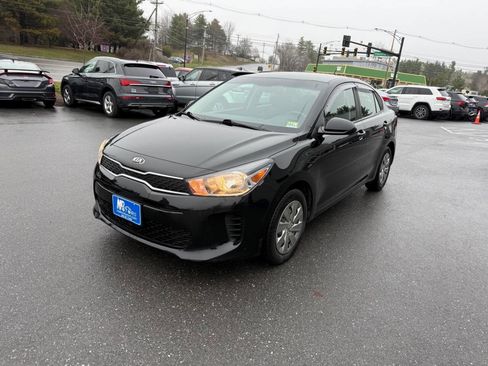 Used 2020 Kia Rio LX image 2