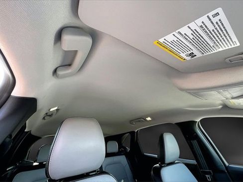 Certified 2025 Ford Escape Platinum image 16