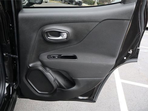 Used 2021 Jeep Renegade Sport image 30