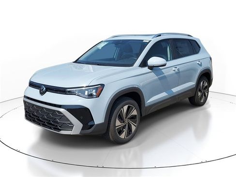 New 2025 Volkswagen Taos SE image 2
