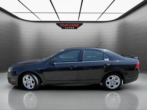 Used 2010 Ford Fusion SE image 2