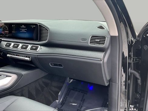 Used 2026 Mercedes-Benz GLS 450 4MATIC image 19