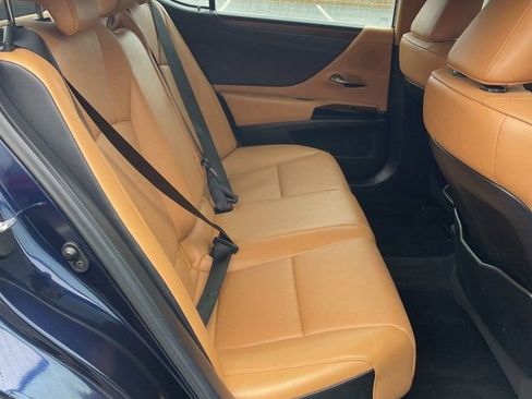 Used 2023 Lexus ES 350 w/ Premium Package image 16