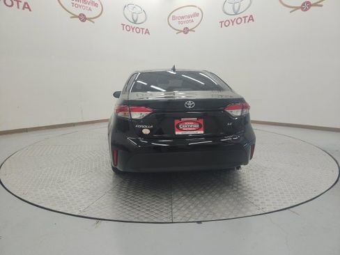 Used 2025 Toyota Corolla LE image 7