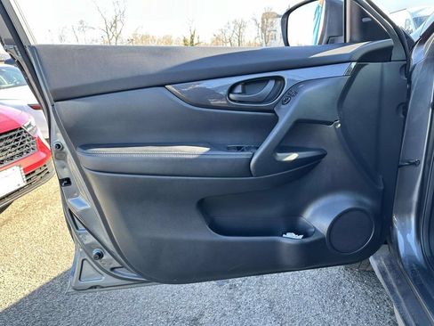 Used 2020 Nissan Rogue S AWD/4WD image 8