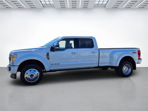 Used 2021 Ford F450 Platinum w/ FX4 Off-Road Package image 8