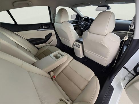 Used 2020 Nissan Maxima 3.5 SV w/ Illumination Package image 48