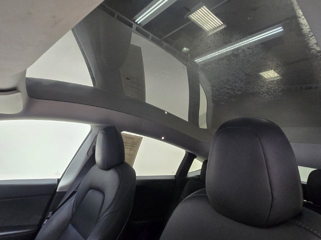 Used 2021 Tesla Model Y Long Range AWD/4WD image 18