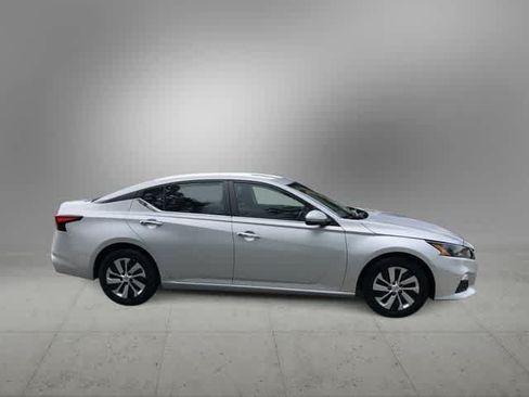 Used 2022 Nissan Altima 2.5 S FWD image 7