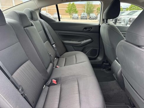 Used 2025 Nissan Altima 2.5 SV FWD image 10