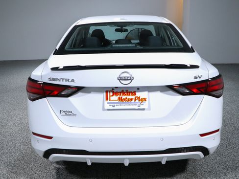 Used 2024 Nissan Sentra SV FWD image 8