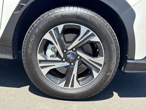 Certified 2025 Subaru Crosstrek 2.5i Premium AWD/4WD image 4