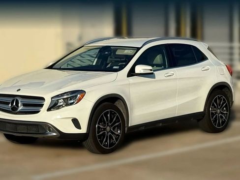 Used 2017 Mercedes-Benz GLA 250 image 3