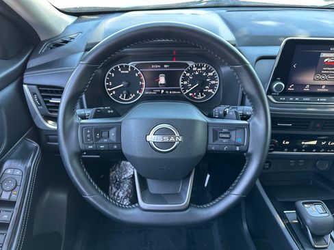 Used 2025 Nissan Rogue SV FWD image 20