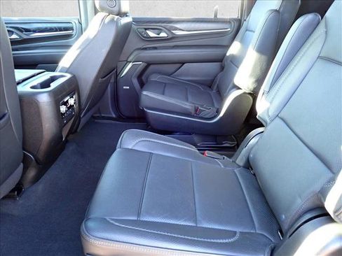 Used 2022 GMC Yukon XL Denali w/ Denali Premium Package image 10