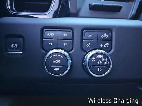 Used 2025 GMC Sierra 2500 AT4 w/ AT4 Premium Plus Package image 48