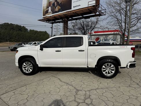 Used 2023 Chevrolet Silverado 1500 Custom image 10