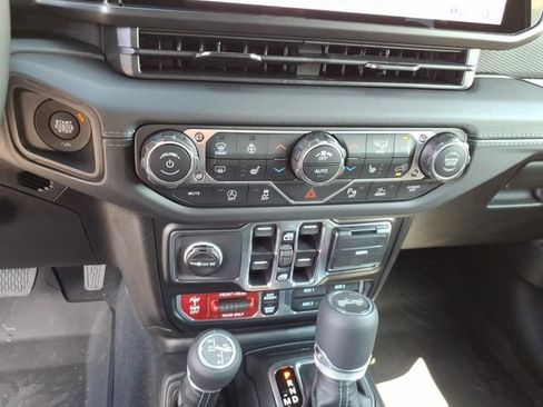 New 2026 Jeep Wrangler Unlimited Rubicon AWD/4WD image 10