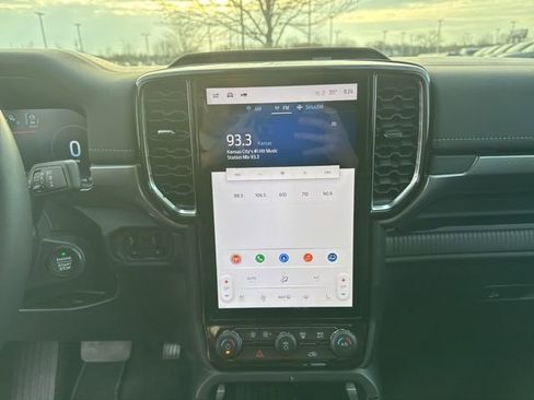 Used 2024 Ford Ranger Lariat w/ FX4 Off-Road Package image 17